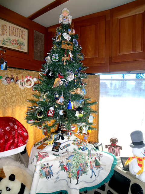 the two RV Gypsies' Christmas travel tree