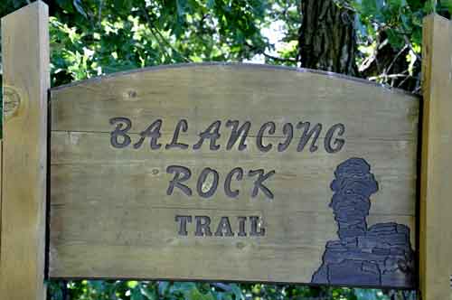 sing: Balancing Rock Trail