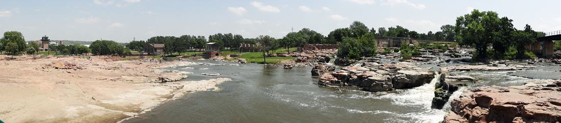 panorama of The back side of Sioux Falls