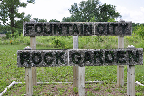 sign: Fountain City Rock Garden