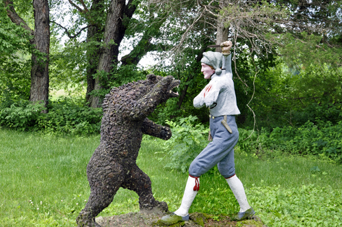 Norwegian Hunter Fighting Bear 