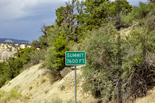 sign: summit 7,600 feet