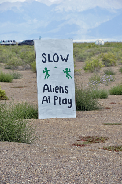 sign: slow - aliens at play