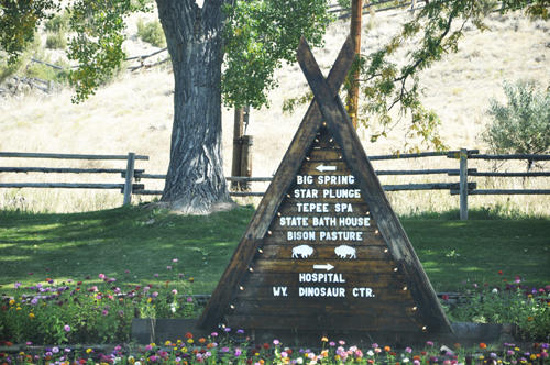 directional sign inside Hot Springs State Park