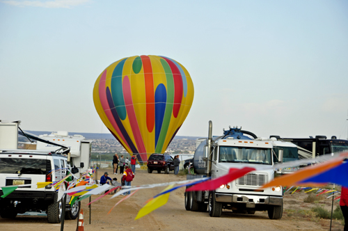 the hot air balloon landed by the RVs