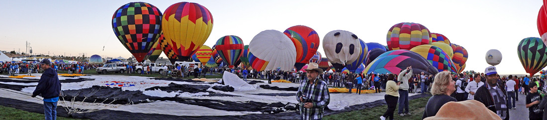 panorama with Airabelle on the ground and other balloons