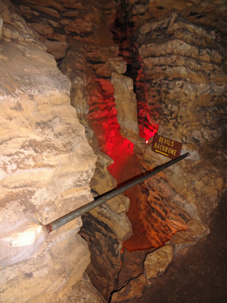 Devils Backbone in the Mark Twain Cave