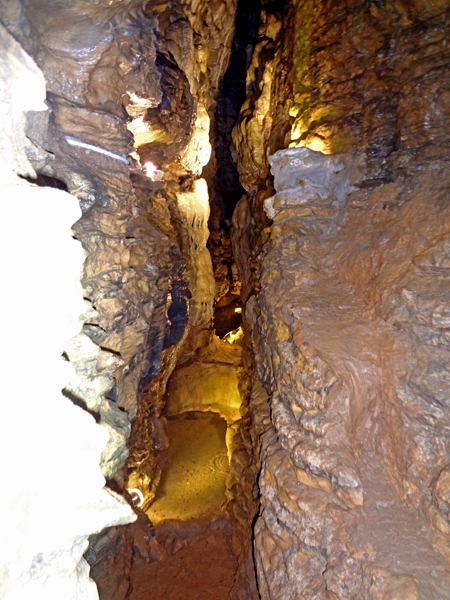 a formation entitled Spring in the Mark Twain Cave