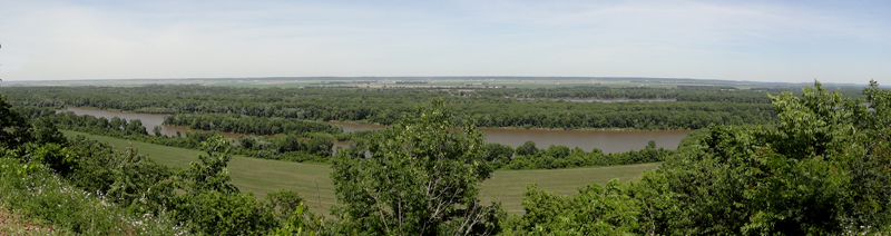 view of the Mississippi River from an overlook