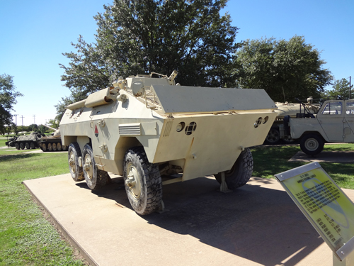 EE-II armored personnel carrier