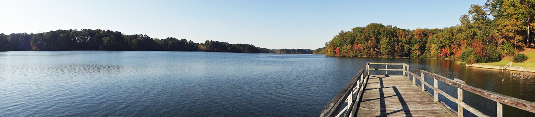 panorama of Elvis Presley Lake in Tupelo, Mississippi