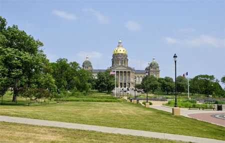 the Iowa State Capitol buildin