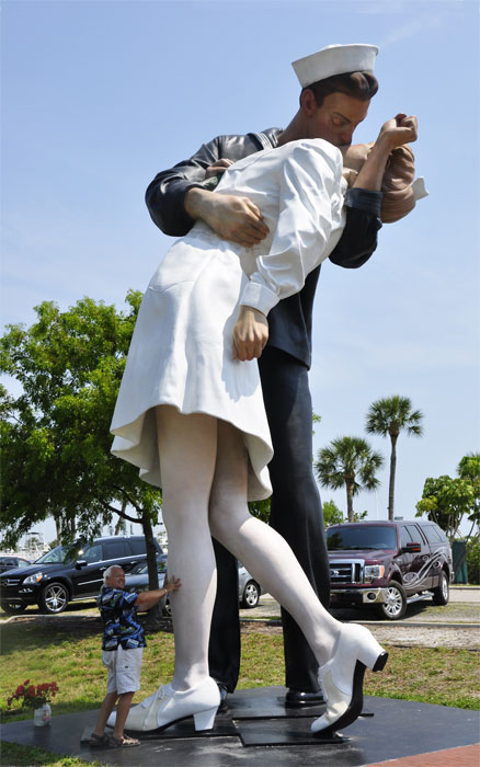 Lee Duquette at the Unconditional Surrender statue 
