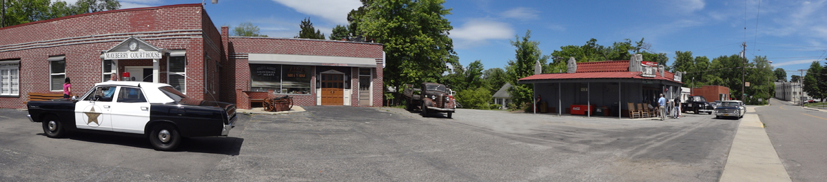 Mayberry courthouse, shriff's car, and Wally's Service Station in Mayberry