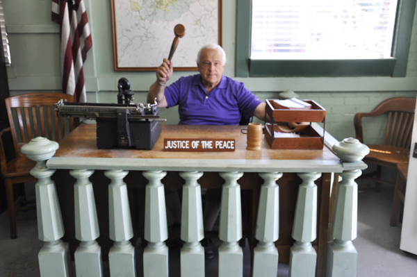 Lee Duquette acting as Justice of the Peace in Mayberry