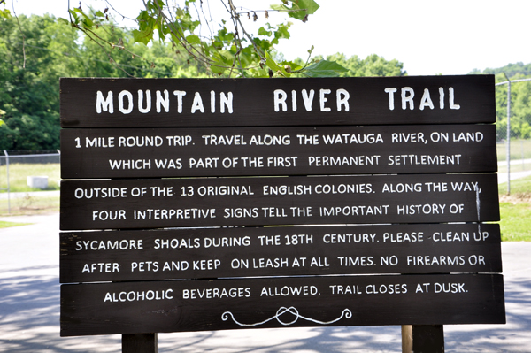 sign: Mountain River trail