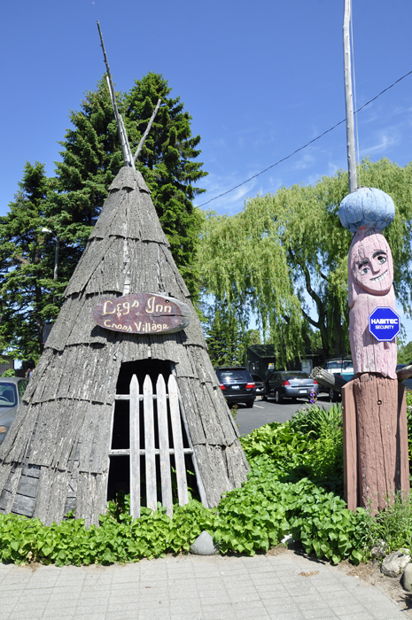teepee and totem pole at Legs Inn in Cross Village