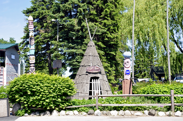 teepee and totem pole at Legs Inn in Cross Village