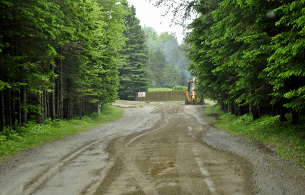 dirt road entry to Wawa RV Resort and Campground
