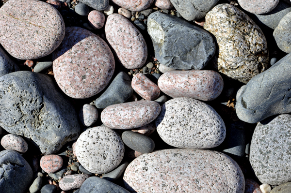 big corlorful, pretty rocks at Schreiber Beach