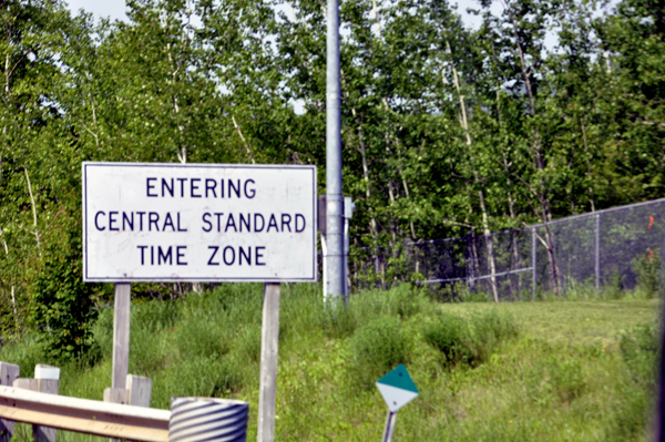entering Central Standard time zone sign