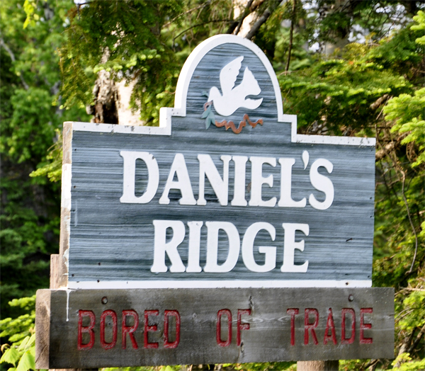 daniel's Ridge sign