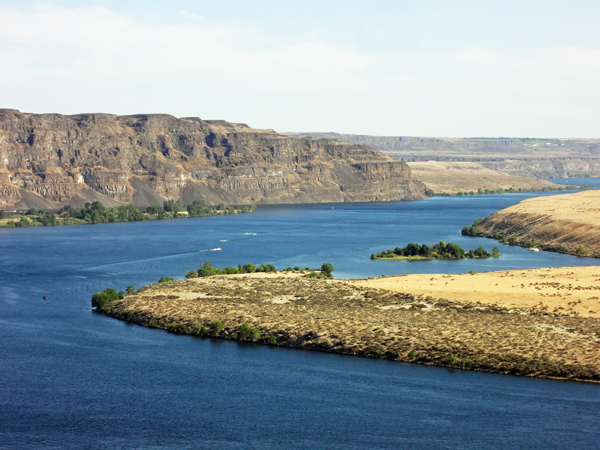 the breathtaking Columbia River.
