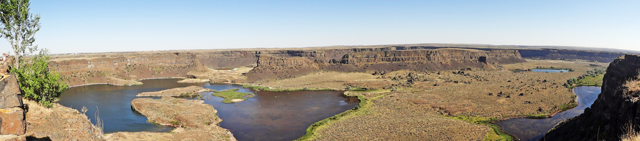 panorama of Dry Falls