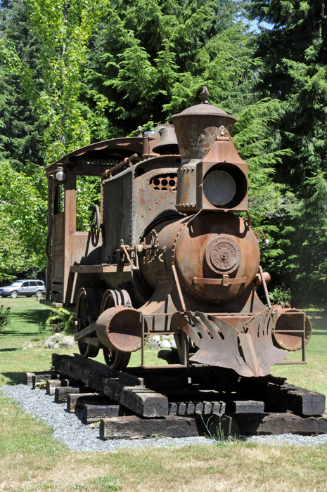 metal train sculpture