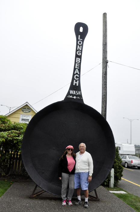 the two RV Gypsies and World's Largest Frying Pan