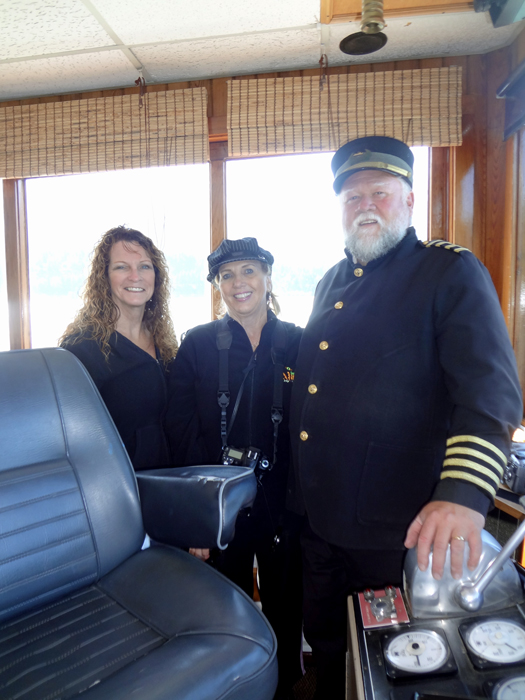 Karen and Ilse meet the Captain of the Columbia Gorge Sternwheeler