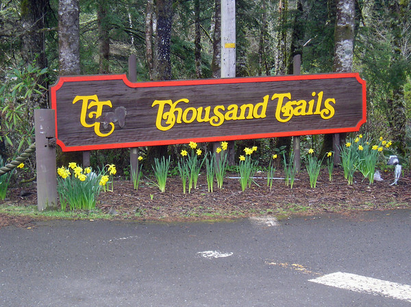 Thousand Trails sign