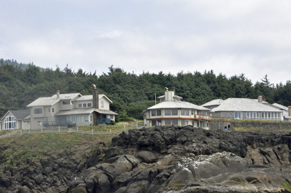 houses on the cliffs