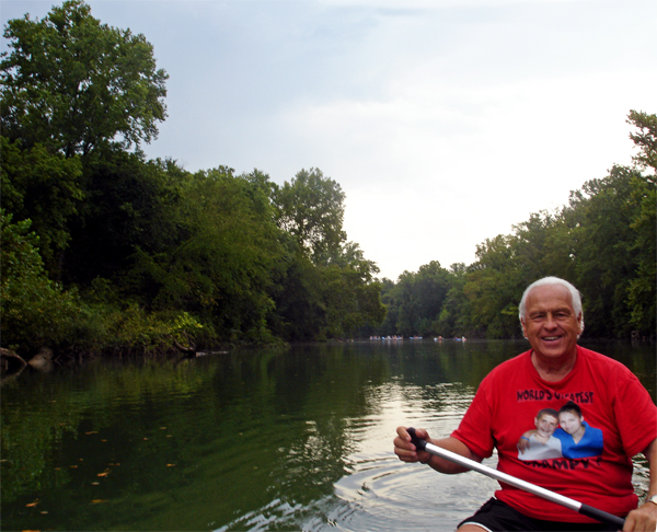 Lee Duquette canoeing the Meramec River