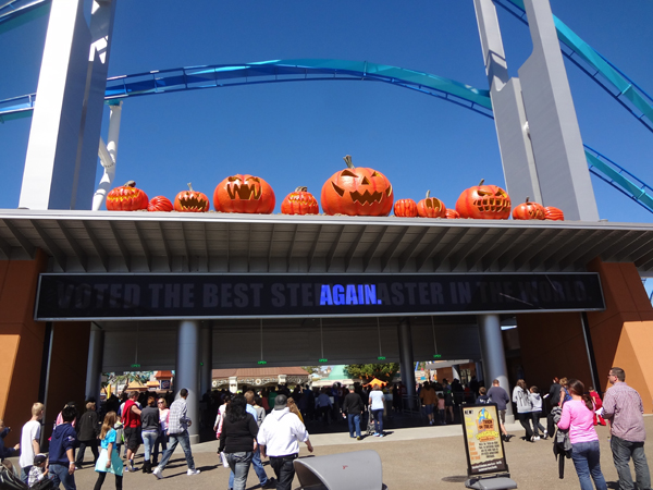 the netrance to Cedar Point Amusement Park