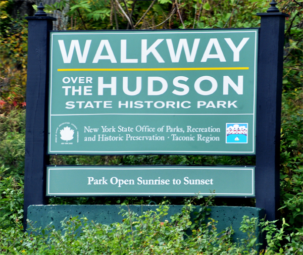 Walkway over the Hudson River sign