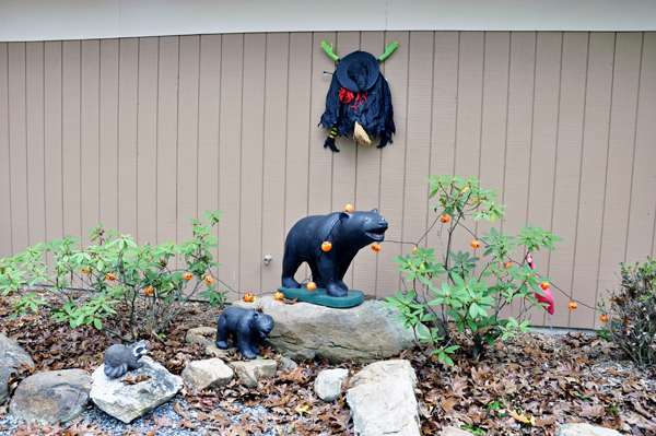 bear stautes and Halloween decoratons at KOA