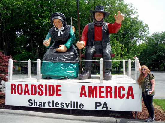 Roadside America statues