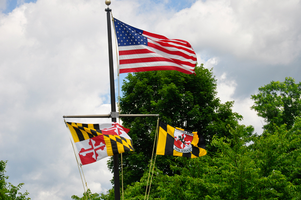 USA flag and Maryland state flag