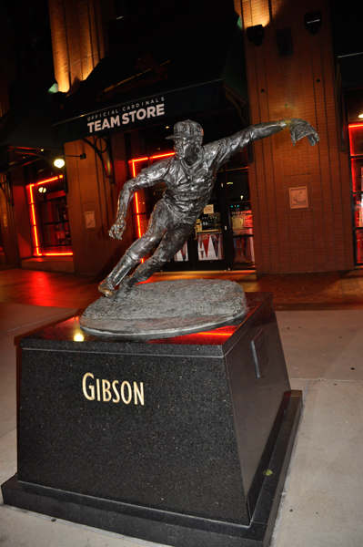 baseball player Schoendienst statue Gibson statue