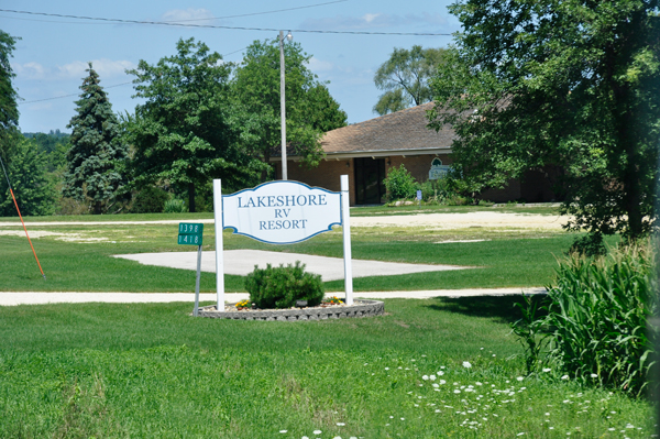 entrance to Lakeshore RV resort
