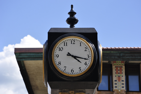 big clock in Mason City