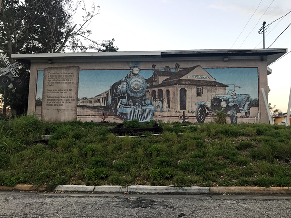 train mural