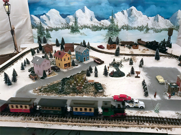 miniature train display
