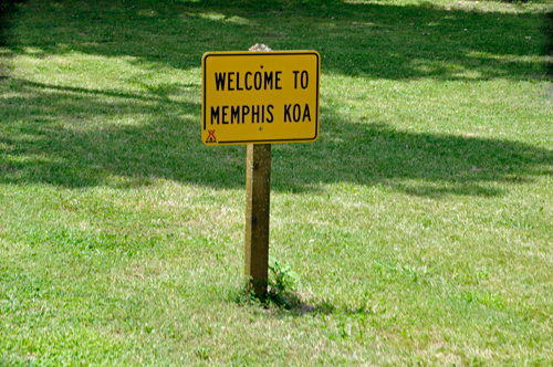welcome to Memphis KOA sign