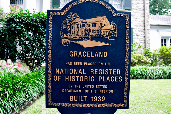 sign about Graceland