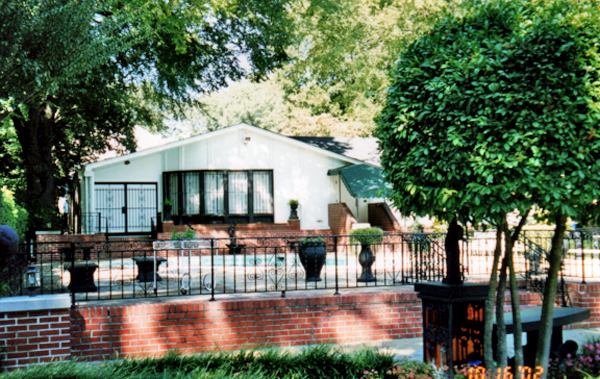Graceland 2002