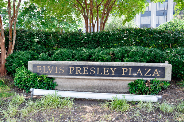 sign at Elvis Presley Plaza