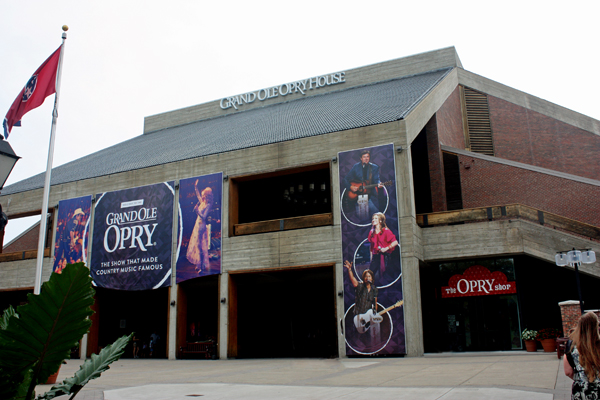 outside building of The Grand Ole Opry