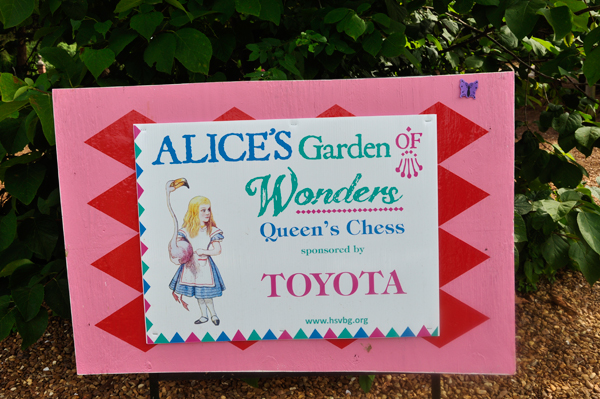 Alice's Garden Queen's Chess sign